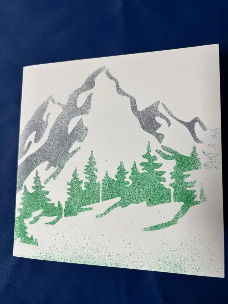 Blanko Karte mit Bergen